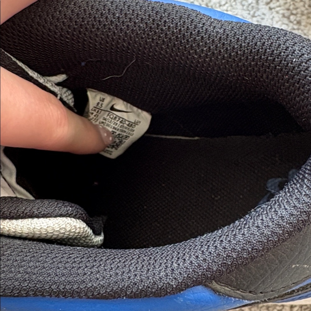 Nike Black and Blue Sneakers - Picture 3 of 3